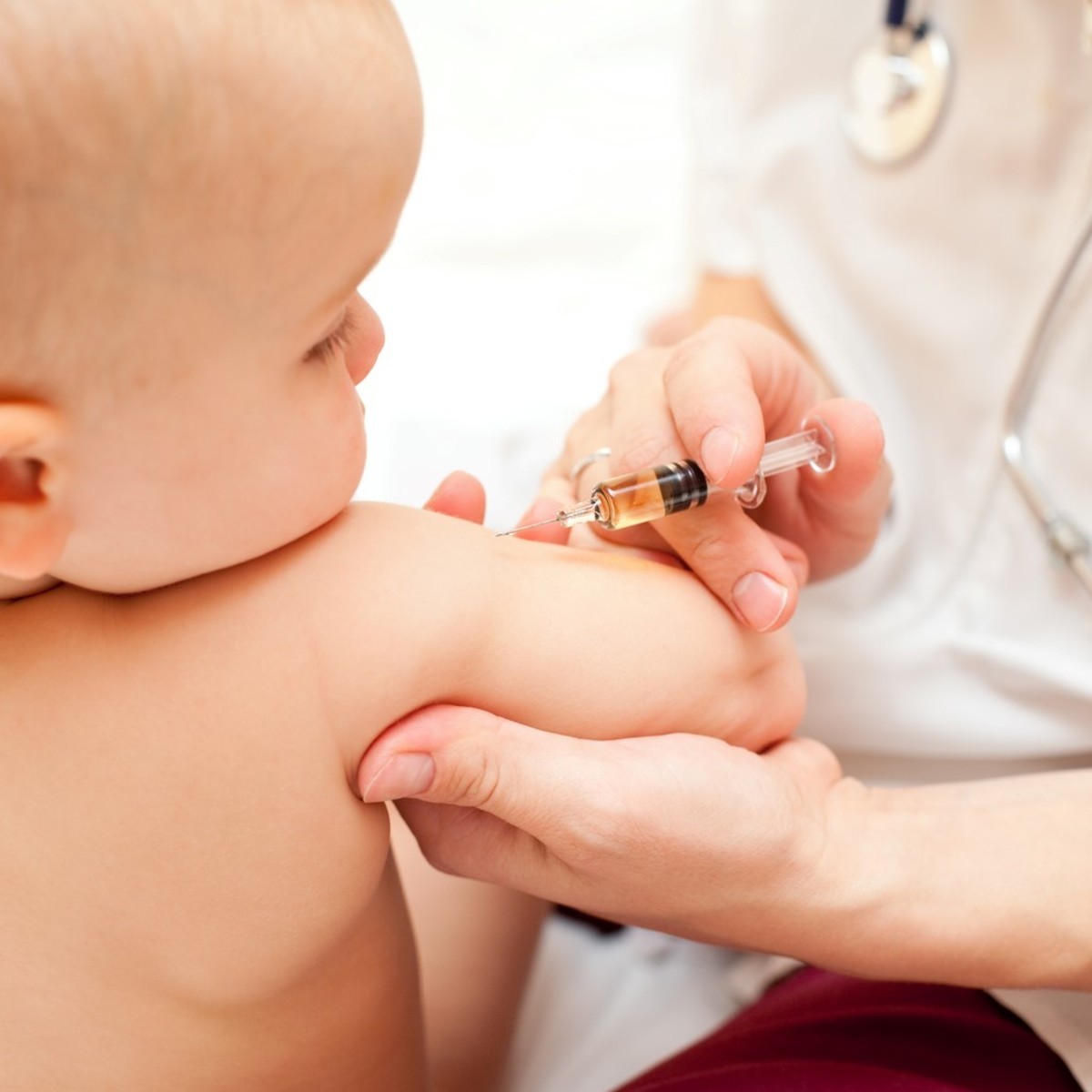 Inédito: San Juan aplica gratis a bebés y niños  un anticuerpo casi inmediato contra virus respiratorios