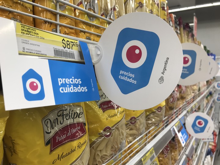 El Gobierno derogó Ahora 12, Cuota Simple, Precios Cuidados y otras normas de comercio interior